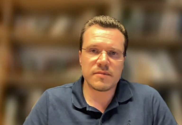 Dietrich Brauer beim Online-Vortrag: „Es darf keine Pause geben in den Gebeten.“ (Foto: (Screenshot: epd/Dasek))